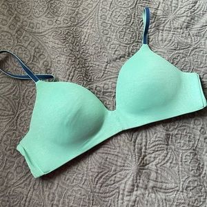 Victoria’s Secret no wire T-shirt bra